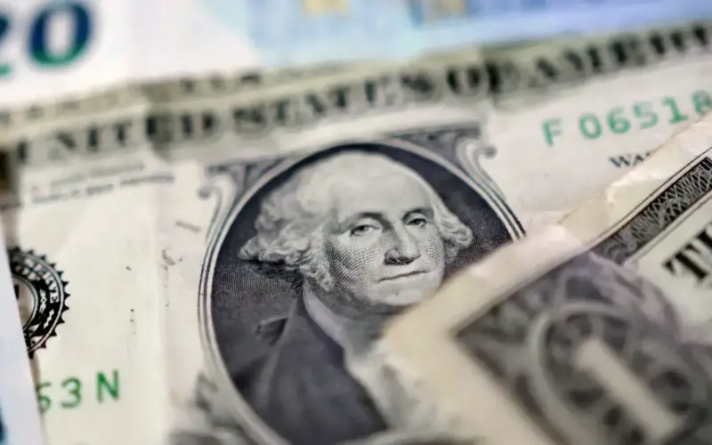 سعر الدولار في العراق مقابل الدينار العراقي اليوم الخميس 9/4/2026.. تحركات حذرة